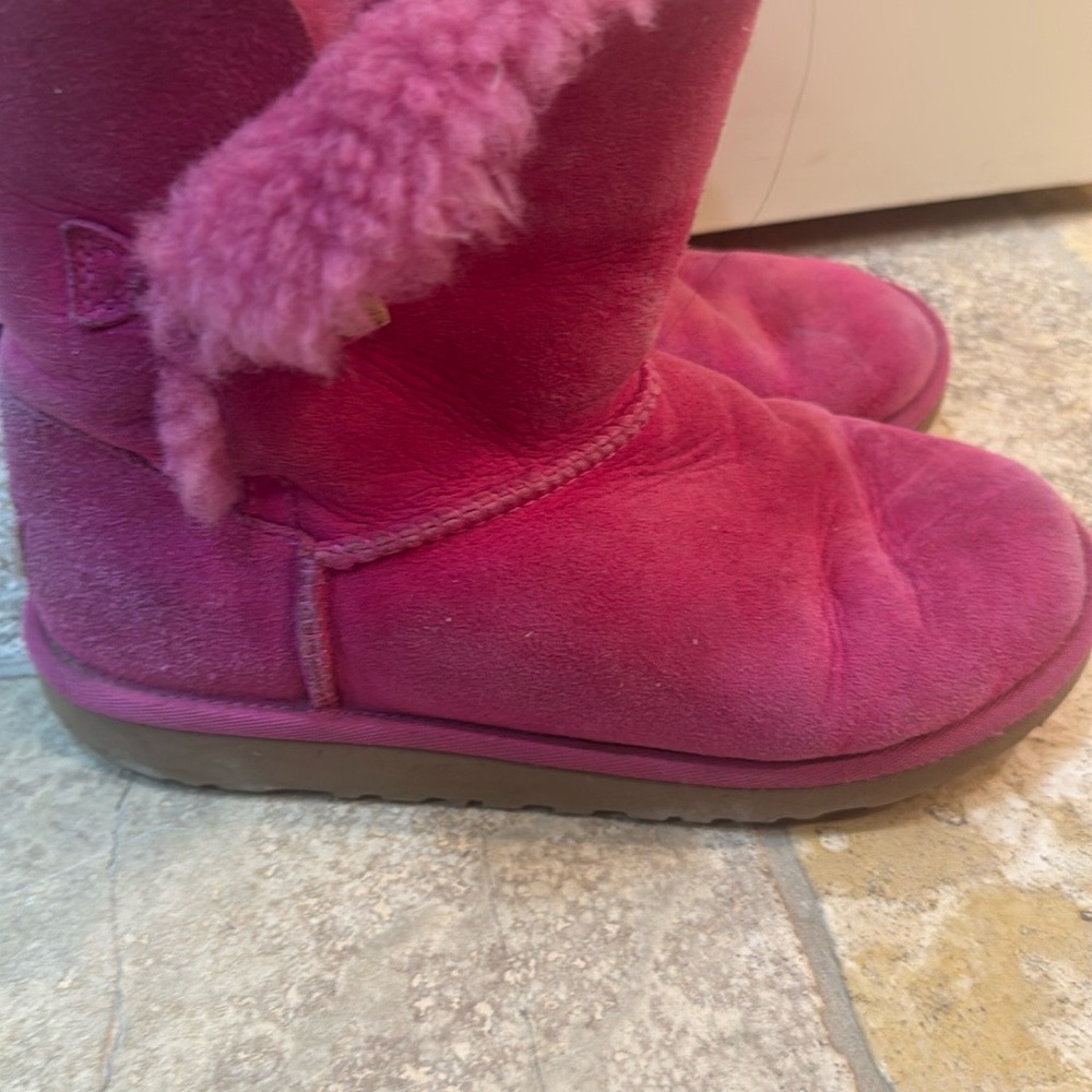 UGG Kids Boots in Fuchsia and Chocolate size 5